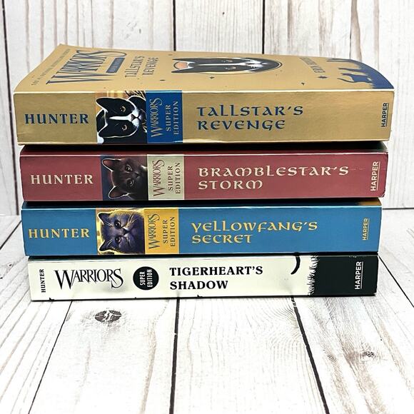 Lot of 4 Erin Hunter Warriors Super Edition Books - Picture 2 of 3